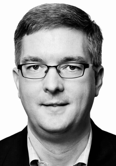 BW Headshot Andy Viens portrait photo